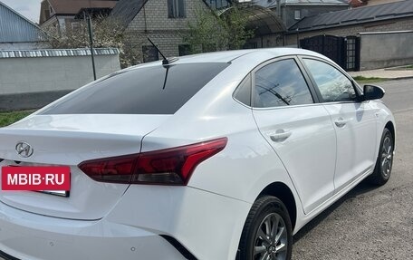 Hyundai Solaris II рестайлинг, 2022 год, 2 000 000 рублей, 13 фотография