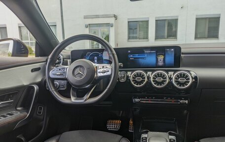 Mercedes-Benz CLA, 2019 год, 3 050 000 рублей, 16 фотография