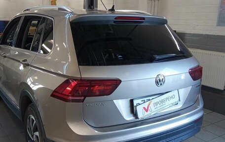Volkswagen Tiguan II, 2018 год, 1 939 000 рублей, 4 фотография