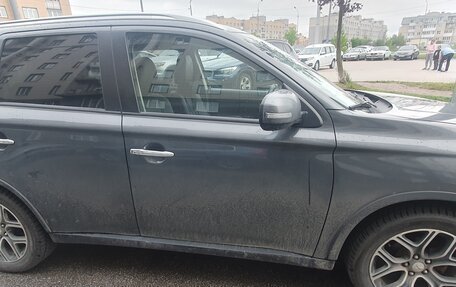 Mitsubishi Outlander III рестайлинг 3, 2014 год, 1 400 000 рублей, 1 фотография