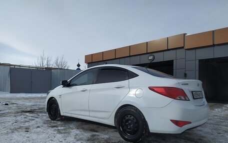 Hyundai Solaris II рестайлинг, 2015 год, 1 350 000 рублей, 10 фотография