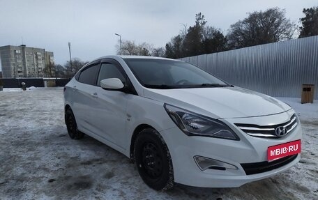 Hyundai Solaris II рестайлинг, 2015 год, 1 350 000 рублей, 3 фотография