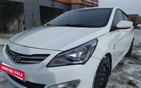 Hyundai Solaris II рестайлинг, 2015 год, 1 350 000 рублей, 8 фотография