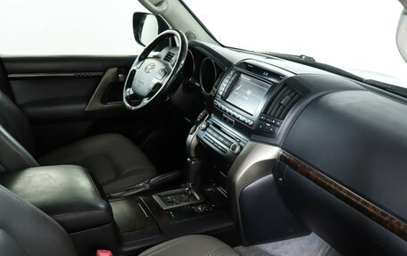 Toyota Land Cruiser 200, 2010 год, 2 660 000 рублей, 9 фотография
