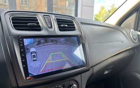 Renault Logan II, 2017 год, 980 000 рублей, 9 фотография