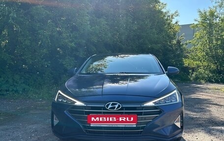 Hyundai Elantra VI рестайлинг, 2019 год, 1 800 000 рублей, 3 фотография