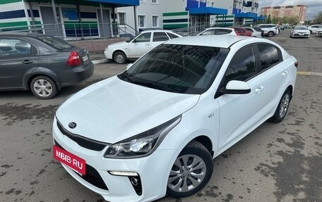 KIA Rio IV, 2018 год, 1 390 000 рублей, 2 фотография