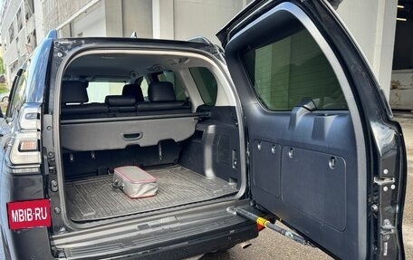 Toyota Land Cruiser Prado 150 рестайлинг 2, 2021 год, 6 800 000 рублей, 6 фотография