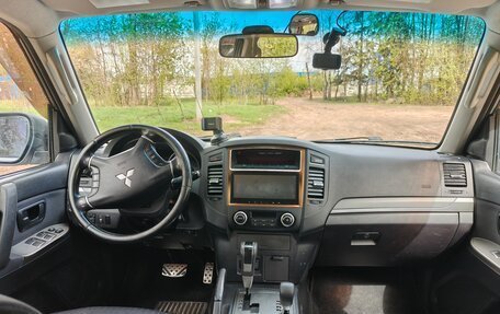 Mitsubishi Pajero IV, 2011 год, 2 240 000 рублей, 9 фотография