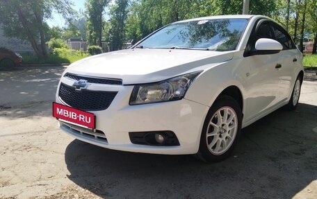 Chevrolet Cruze II, 2012 год, 530 000 рублей, 3 фотография