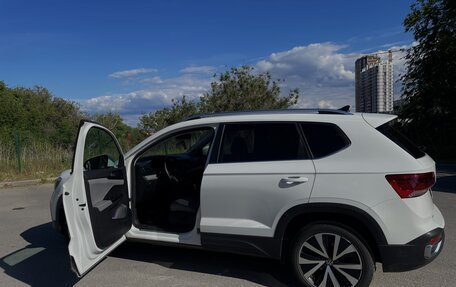Volkswagen Taos, 2021 год, 2 650 000 рублей, 2 фотография