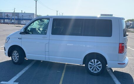 Volkswagen Multivan T6 рестайлинг, 2019 год, 3 100 000 рублей, 4 фотография