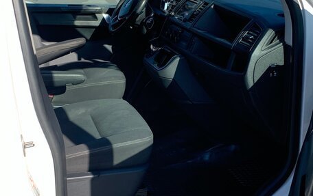 Volkswagen Multivan T6 рестайлинг, 2019 год, 3 100 000 рублей, 10 фотография