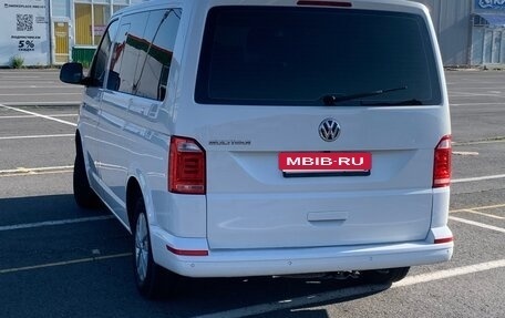 Volkswagen Multivan T6 рестайлинг, 2019 год, 3 100 000 рублей, 6 фотография