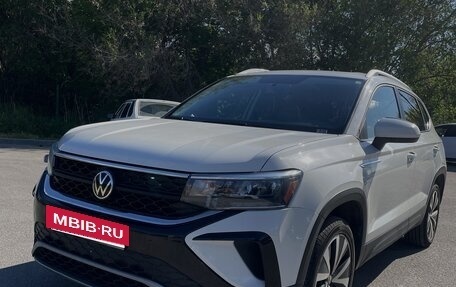 Volkswagen Taos, 2021 год, 2 650 000 рублей, 13 фотография