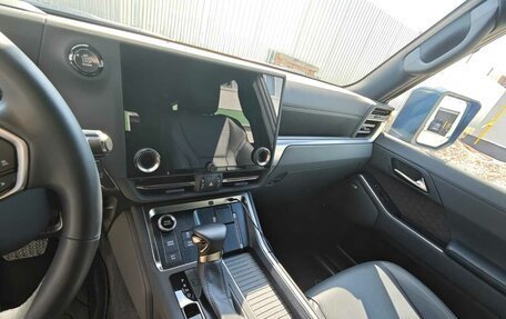 Lexus GX, 2024 год, 17 000 000 рублей, 18 фотография