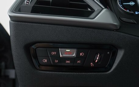 BMW 3 серия, 2019 год, 3 260 000 рублей, 15 фотография