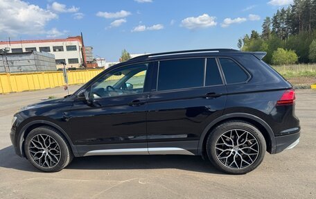 Volkswagen Tiguan II, 2018 год, 2 100 000 рублей, 4 фотография