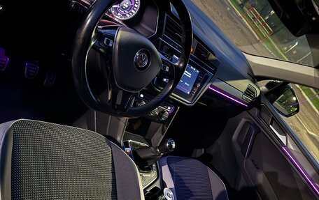 Volkswagen Tiguan II, 2018 год, 2 100 000 рублей, 14 фотография