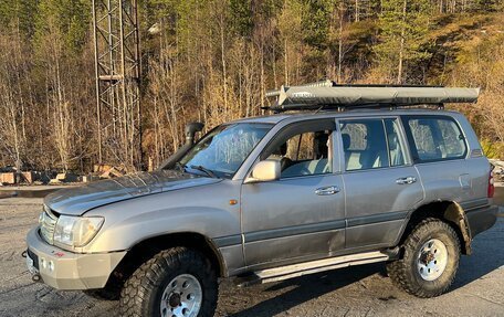 Toyota Land Cruiser 100 рестайлинг 2, 2003 год, 1 350 000 рублей, 3 фотография