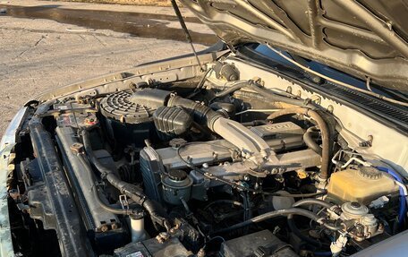 Toyota Land Cruiser 100 рестайлинг 2, 2003 год, 1 350 000 рублей, 15 фотография