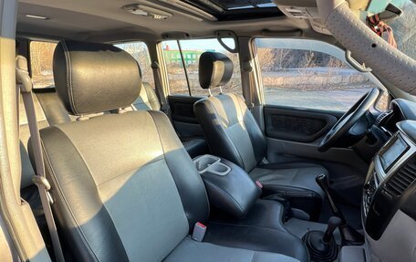 Toyota Land Cruiser 100 рестайлинг 2, 2003 год, 1 350 000 рублей, 22 фотография