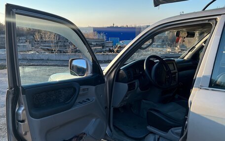 Toyota Land Cruiser 100 рестайлинг 2, 2003 год, 1 350 000 рублей, 18 фотография