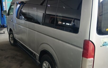 Toyota HiAce H200, 2008 год, 1 250 000 рублей, 2 фотография
