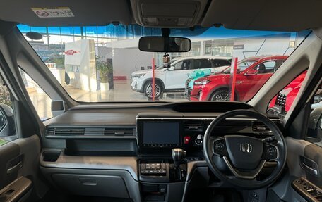Honda Stepwgn IV, 2016 год, 1 720 000 рублей, 15 фотография