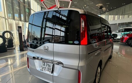 Honda Stepwgn IV, 2016 год, 1 720 000 рублей, 31 фотография