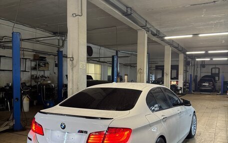 BMW 5 серия, 2012 год, 2 100 000 рублей, 4 фотография