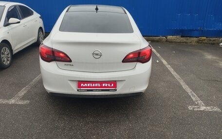 Opel Astra J, 2013 год, 590 000 рублей, 1 фотография