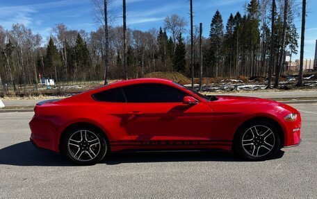 Ford Mustang VI рестайлинг, 2019 год, 2 900 000 рублей, 3 фотография