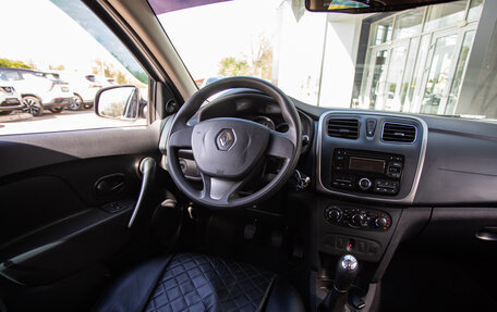 Renault Logan II, 2017 год, 699 000 рублей, 13 фотография