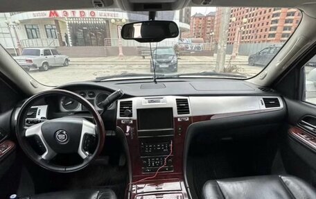 Cadillac Escalade III, 2010 год, 2 300 000 рублей, 7 фотография