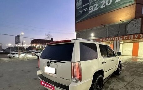 Cadillac Escalade III, 2010 год, 2 300 000 рублей, 6 фотография