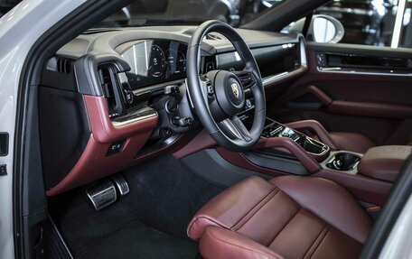 Porsche Cayenne III, 2025 год, 20 000 000 рублей, 17 фотография