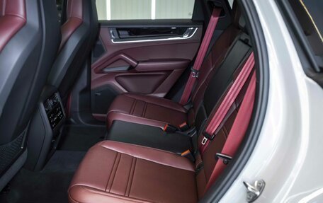 Porsche Cayenne III, 2025 год, 20 000 000 рублей, 22 фотография