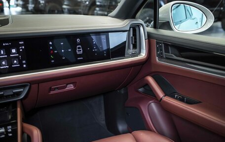 Porsche Cayenne III, 2025 год, 20 000 000 рублей, 30 фотография