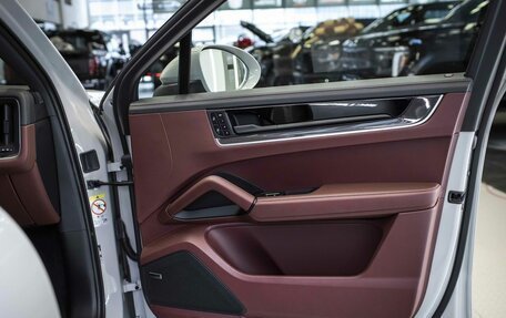 Porsche Cayenne III, 2025 год, 20 000 000 рублей, 34 фотография