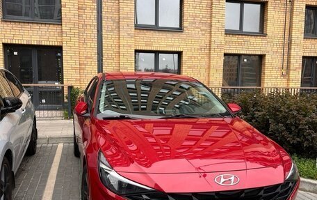 Hyundai Elantra, 2021 год, 2 350 000 рублей, 1 фотография