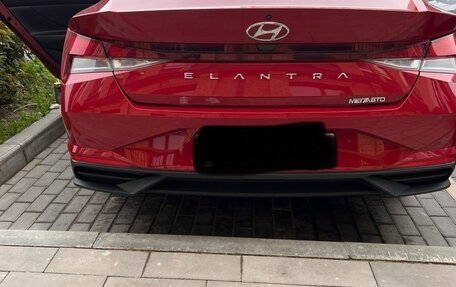 Hyundai Elantra, 2021 год, 2 350 000 рублей, 3 фотография