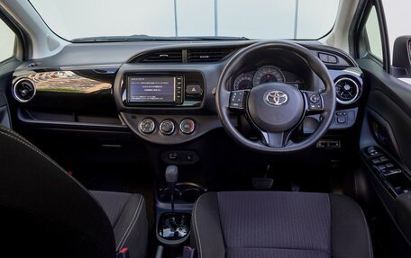 Toyota Vitz, 2019 год, 1 170 000 рублей, 6 фотография