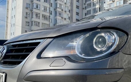Volkswagen Touran III, 2010 год, 799 999 рублей, 8 фотография