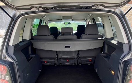 Volkswagen Touran III, 2010 год, 799 999 рублей, 11 фотография