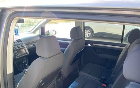 Volkswagen Touran III, 2010 год, 799 999 рублей, 15 фотография