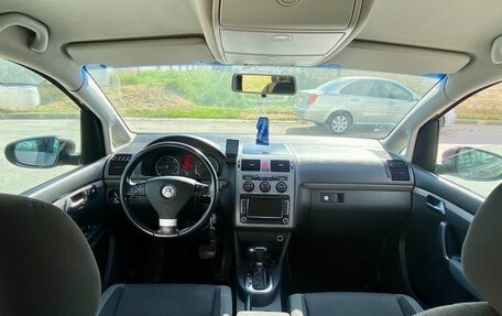 Volkswagen Touran III, 2010 год, 799 999 рублей, 16 фотография