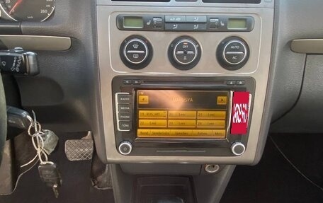 Volkswagen Touran III, 2010 год, 799 999 рублей, 13 фотография
