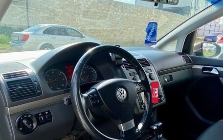 Volkswagen Touran III, 2010 год, 799 999 рублей, 14 фотография