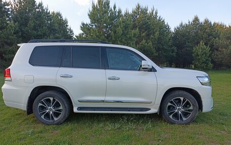 Toyota Land Cruiser 200, 2018 год, 7 000 000 рублей, 2 фотография